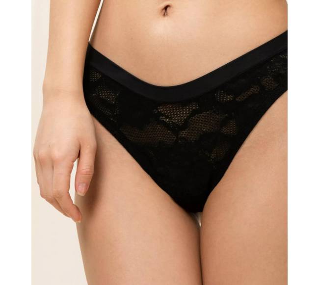 Triumph Nėriniuotos tanga kelnaitės SMART DECO HIGH LEG STRING EX BLACK2