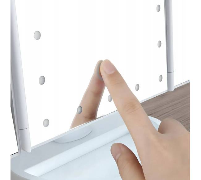 LED makiažo veidrodis su padidinamu stiklu1