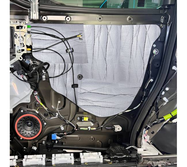 Automobilio garso izoliacijos kilimėlis 200 mil 3.3 kv.m7