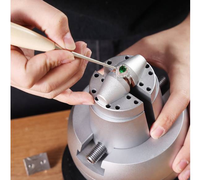 Graviravimo staklės su kamuolio spaustuvu7