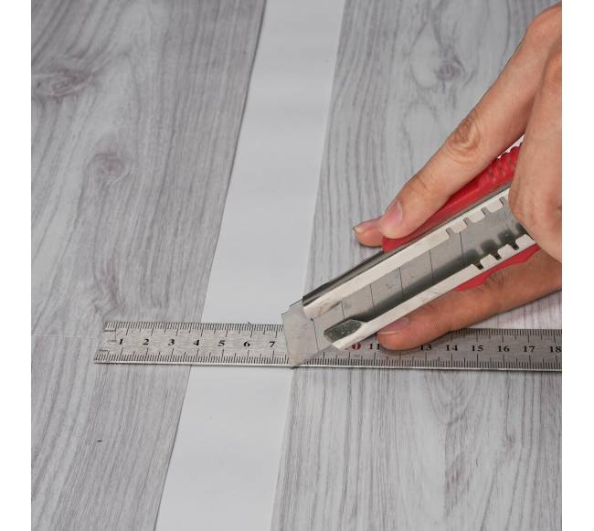 Lipnios vinilinės grindų plytelės šviesios pilkos spalvos8