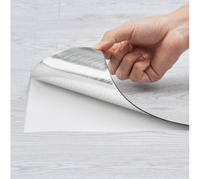 Lipnios vinilinės grindų plytelės0