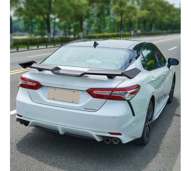 Galinis spoileris GT stiliaus Toyota Camry7