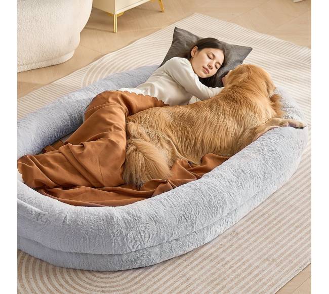 Didelė miegama vieta žmonėms su kailiu7