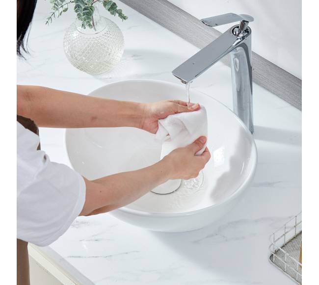 Šiuolaikiška keramikinė kriauklė vonios kambariui7