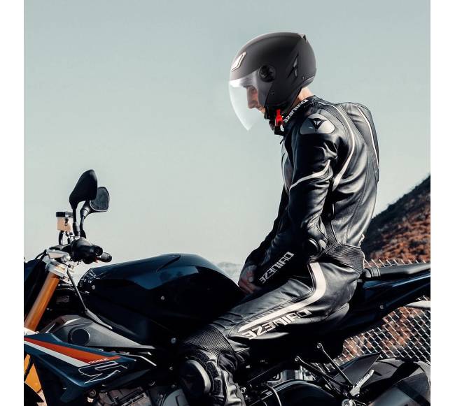 34 motociklininko šalmas su „Bluetooth“ lizdu7