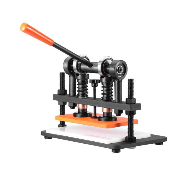 Odos pjaustymo ir presavimo staklės su štampu0