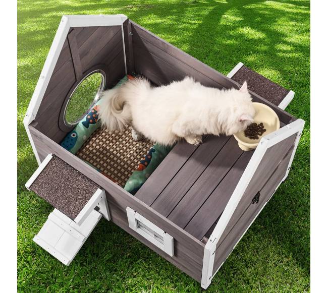 Medinis lauko kačių namelis su stogu ir langu7