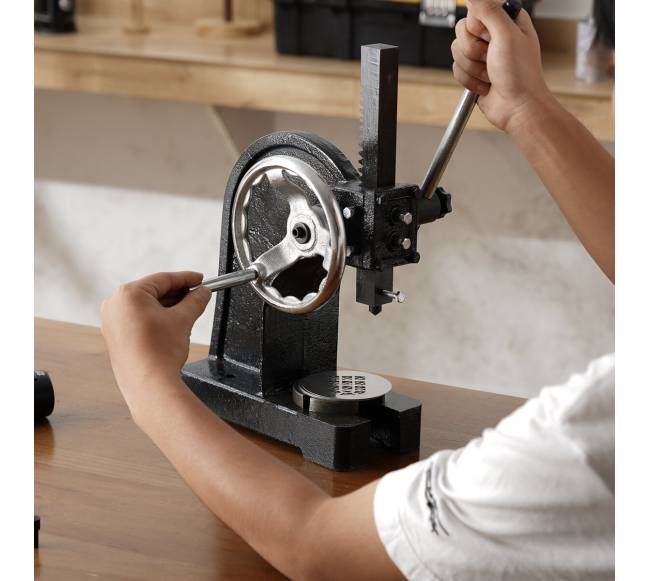 1 tonos kniedžių presas su ratuku7