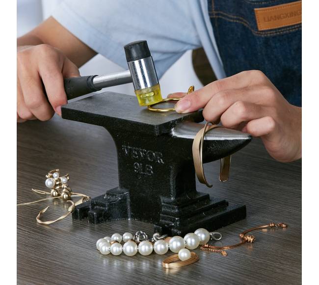 Kubilinis priekalas su ragu7