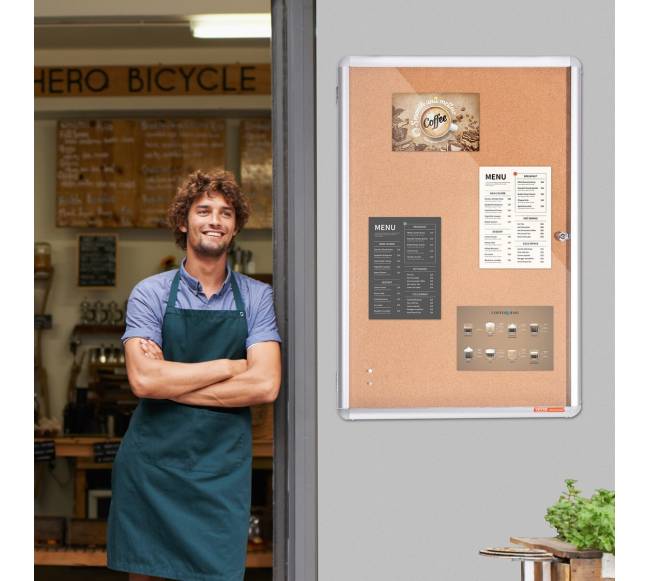 uždara skelbimų lenta su aliuminio rėmu7