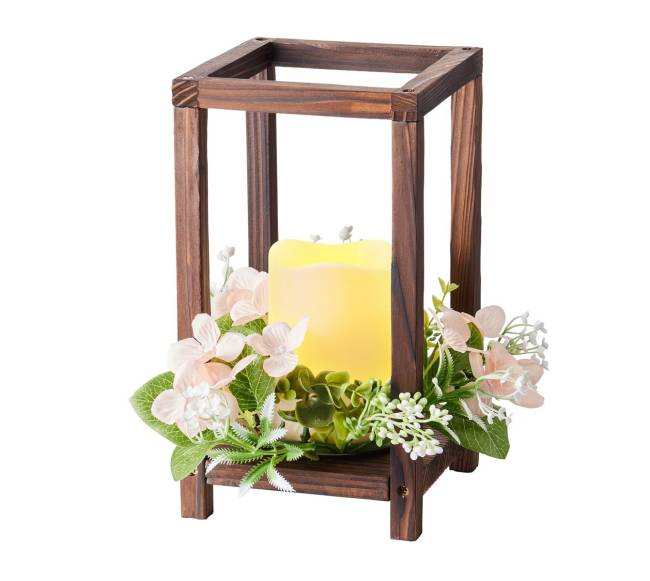 Mediniai vestuvių žibintai ir gėlių vainikai0