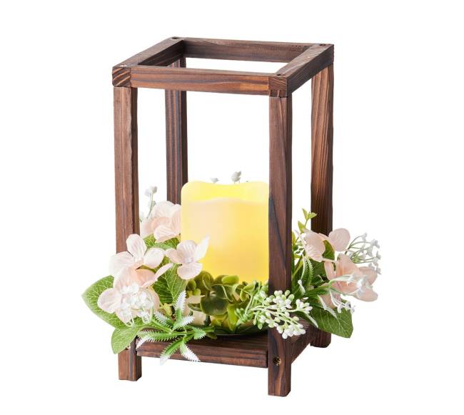 Mediniai vestuvių žibintai ir gėlių vainikai8