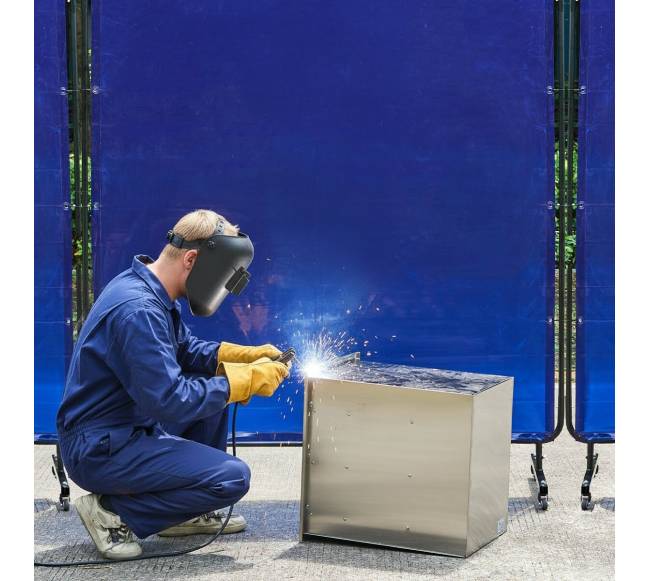 Suvirinimo uždanga su ratukais 1.74 x 1.74 m7