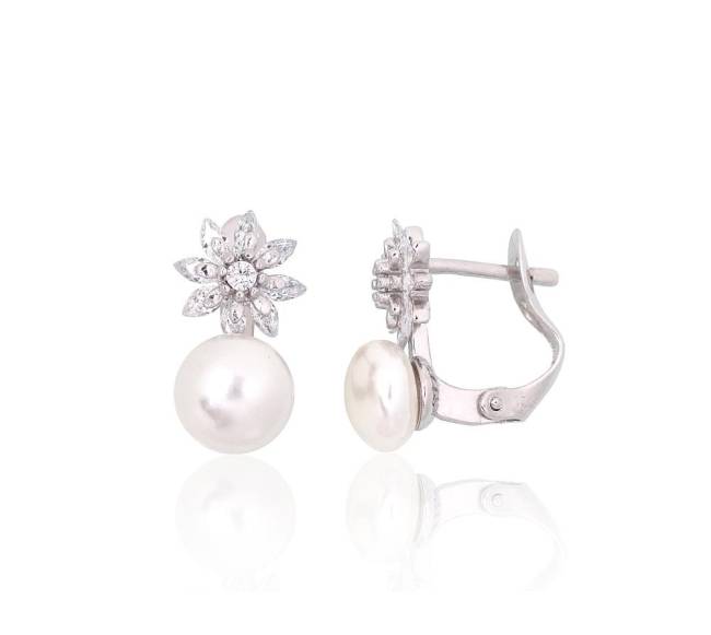 Sidabriniai auskarai ant cilindrinės spynos0