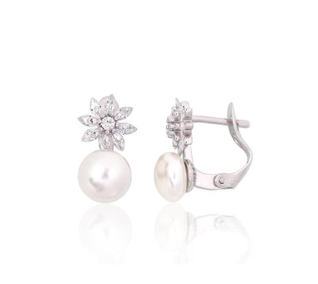 Sidabriniai auskarai ant cilindrinės spynos1