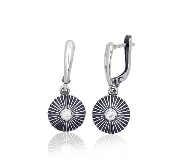 Sidabriniai auskarai ant cilindrinės spynos0