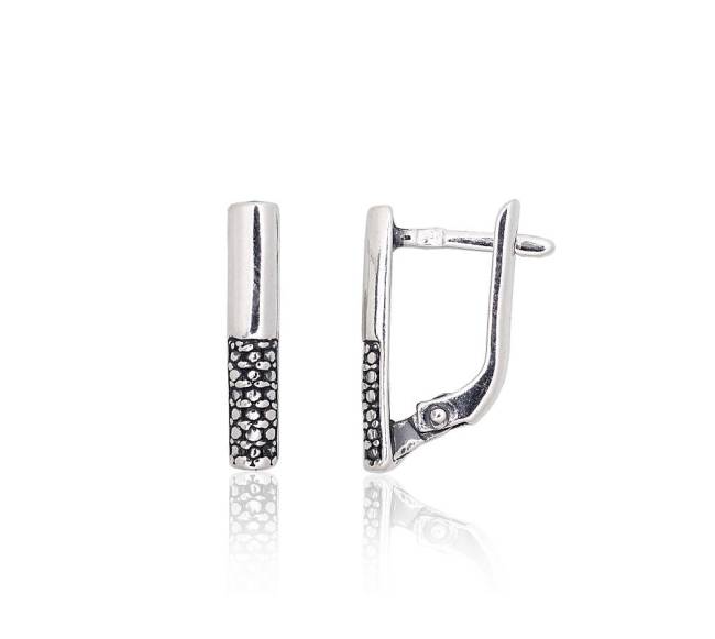 Sidabriniai auskarai ant cilindrinės spynos1