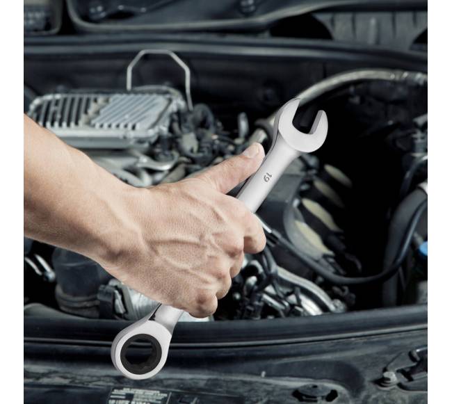 8 dalių raktų rinkinys su laikikliu7