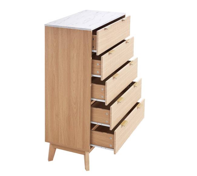 5 stalčių medinė komoda su priešaplampimu10