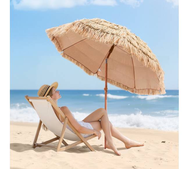 Tropinis šiaudinis skėtis sode ar paplūdimyje7