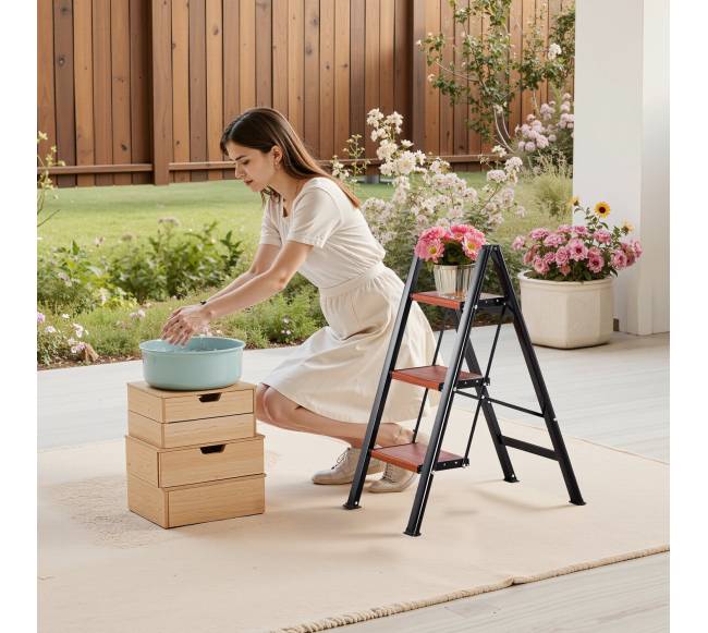 Sulankstomos trys pakopos kopėčios su neslystančiais pedalais7