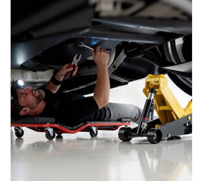 Žemo profilio keltuvas sportiniams automobiliams7