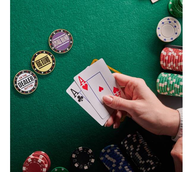 Metalinių pokerio mygtukų rinkinys4