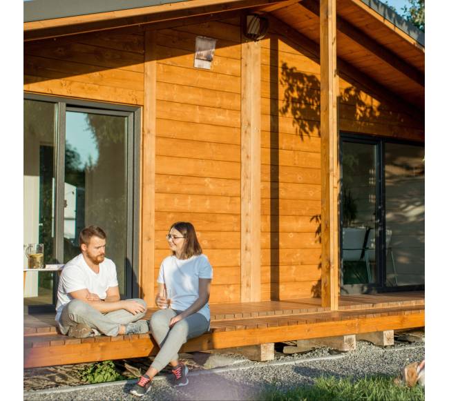 Deginto pušies medienos šikšnosparnių namelis2