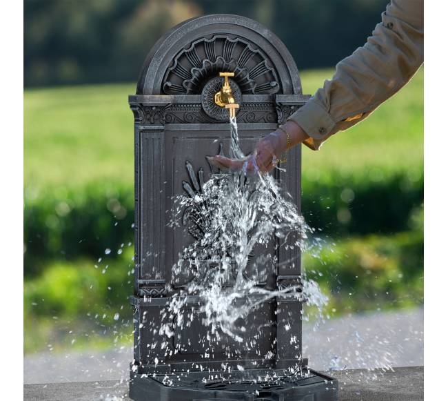 Vintažinio stiliaus vandens fontanas2