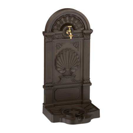 Vandens fontanas su kriauklės ornamentu0