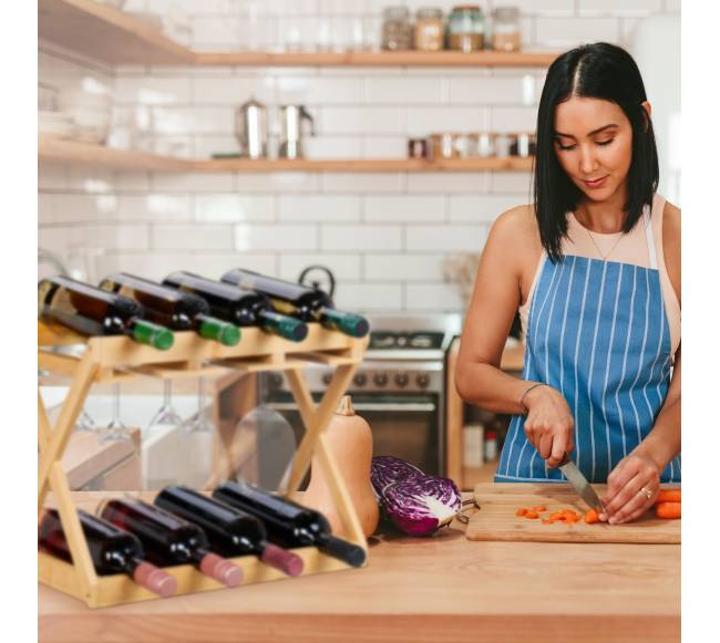 Vyno stovas su taurių laikikliu2