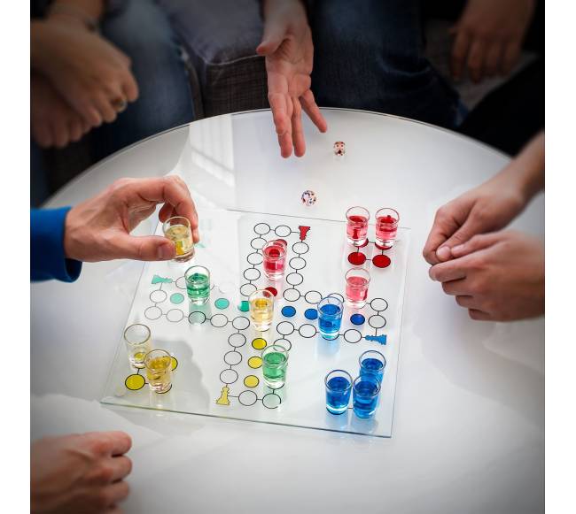 Stalo žaidimas Ludo Shots1