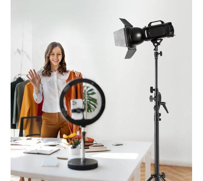 Stovas šviesai su oro pagalvėle ir strėle7