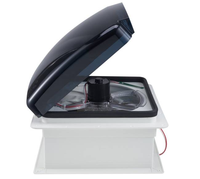 Stogo ventiliatorius kemperiams su lietaus danga9