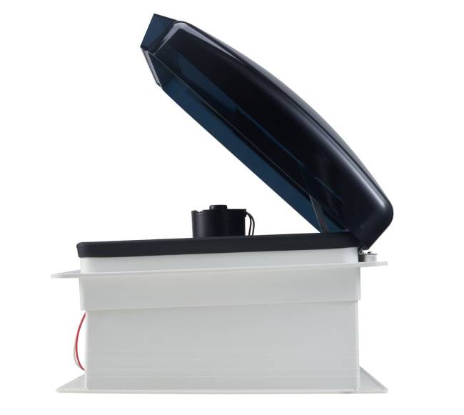 Stogo ventiliatorius kemperiams su lietaus danga10