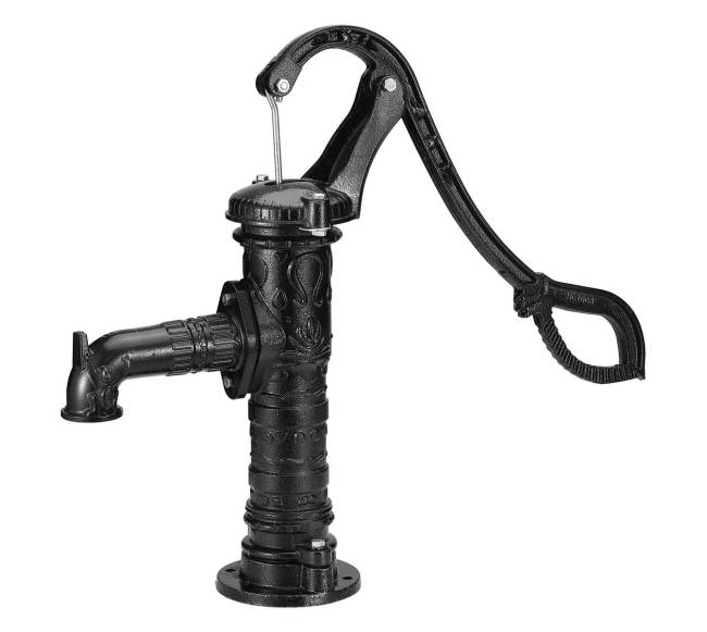 Senovinė rankinė vandens pompa9