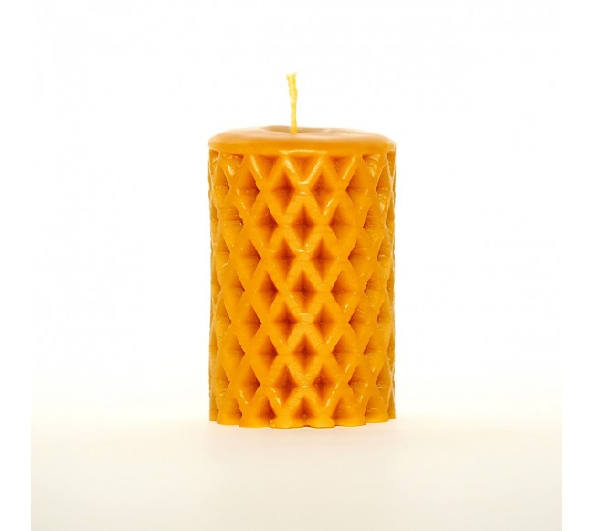 Raštuota bičių vaško žvakė