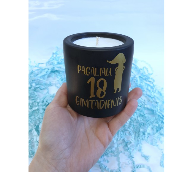 Dovana žvakė 18 gimtadieniui