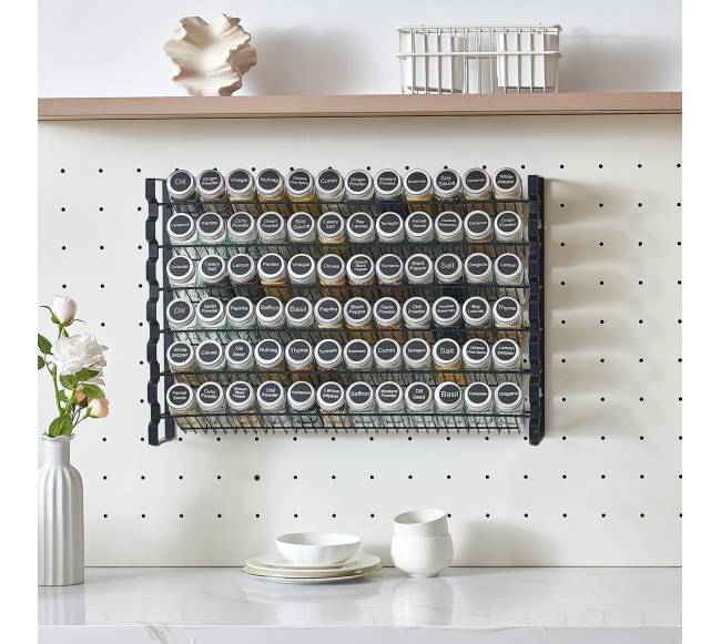 Prieskonių lentyna virtuvinės spintelės tvarkai7