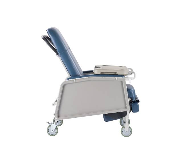 Reguliuojama geriatrinė kėdė su staliuku9