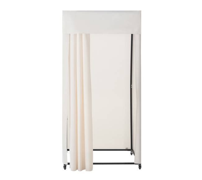 perkeliamas persirengimo kambarys privatumui0