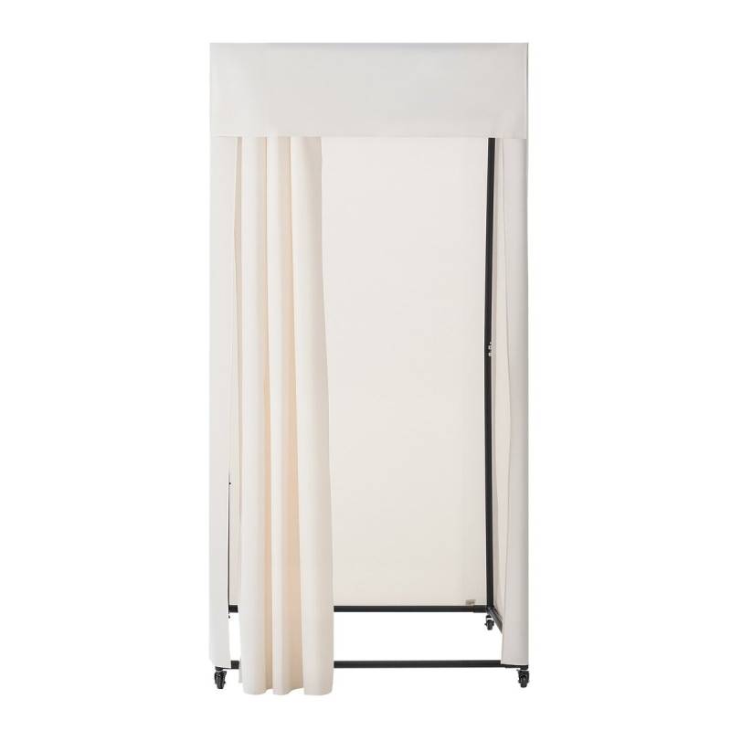 perkeliamas persirengimo kambarys privatumui0