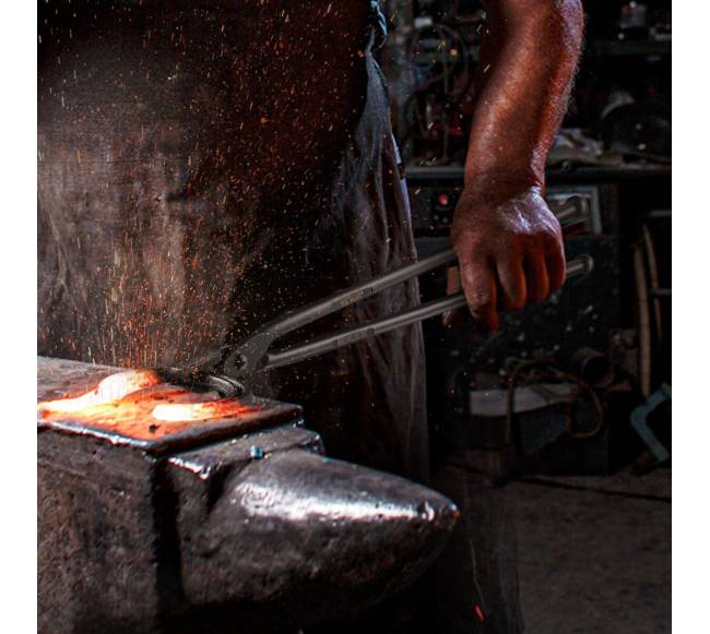 KOVOŽEKIŲ REPLĖS, 45,7 CM VILKO NASRŲ7