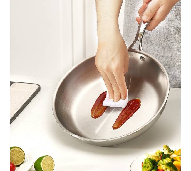 Trigubo nerūdijančio plieno keptuvių rinkinys7