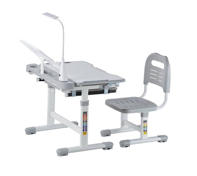 Vaikiškas stalas ir kėdė su lempa9