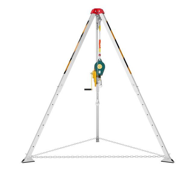 Uždaroje erdvėje naudojamas trikojo keltuvas9