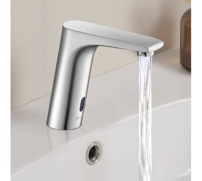 Jutiklis vonios čiaupas be lietimo7