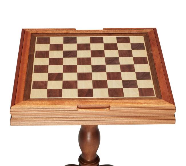 3-in-1 šachmatų, šaškių ir nardų stalo rinkinys10