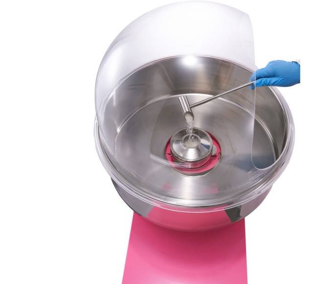 Komercinė cukraus vatos mašina su vežimėliu ir dangčiu 1000W10